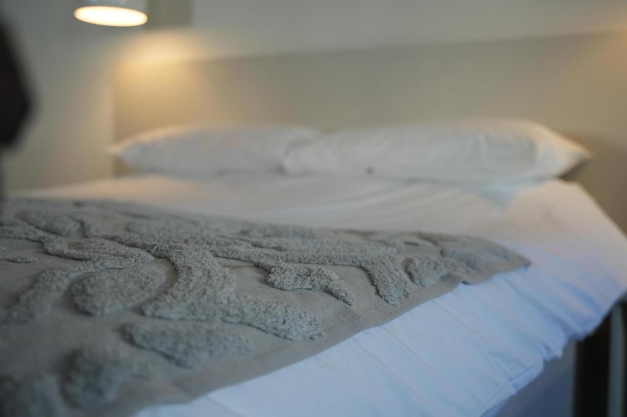 Gorgeous Comfortable Apartment On The High Street Мертір-Тідвіл Екстер'єр фото
