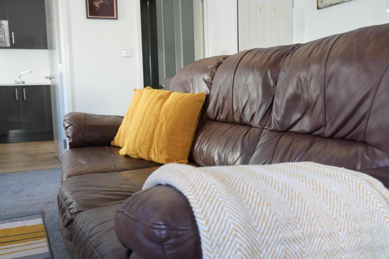 Gorgeous Comfortable Apartment On The High Street Мертір-Тідвіл Екстер'єр фото
